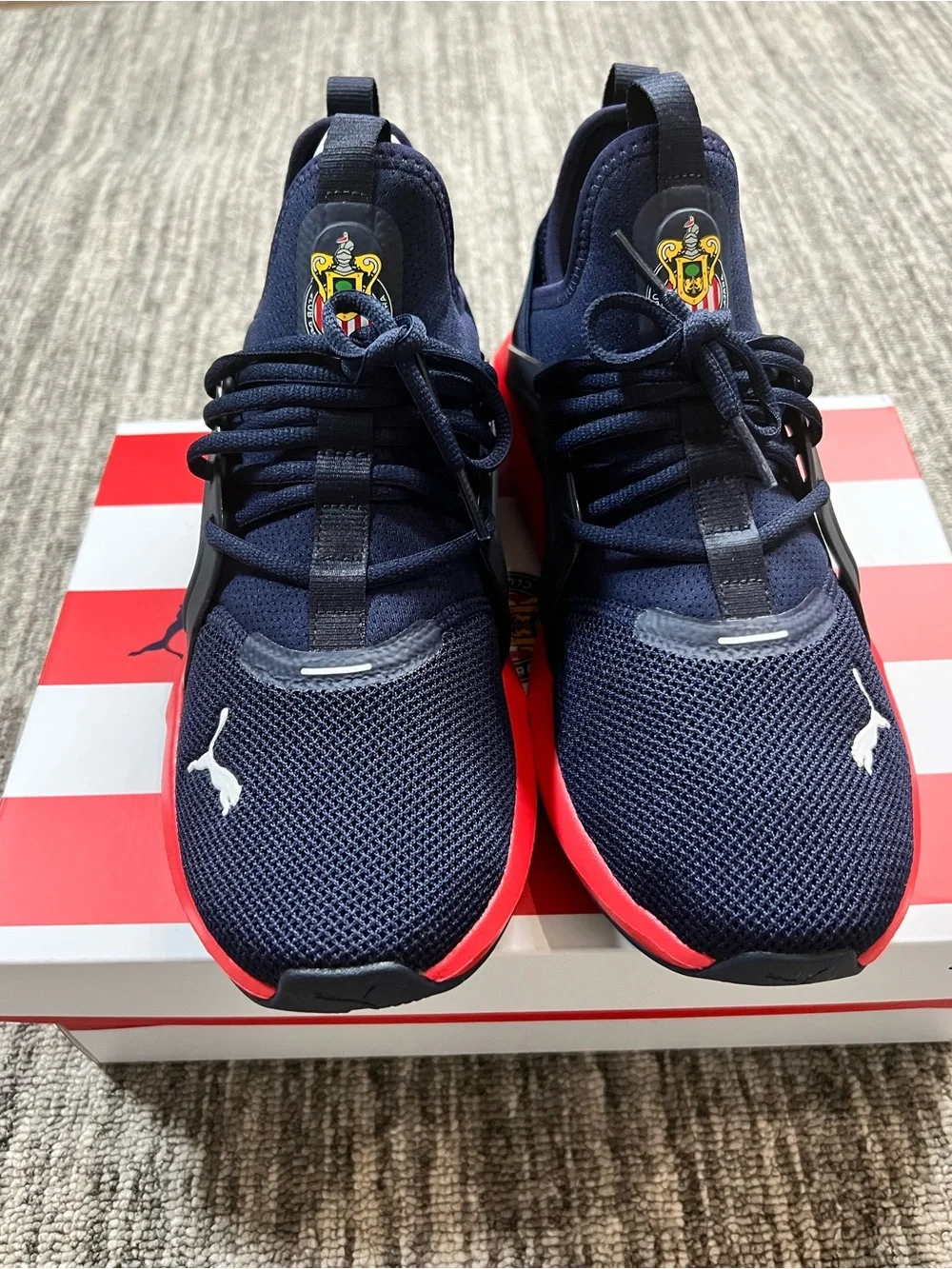 PUMA Mens Softride Enzo 5 Chivas Sneakers Shoes Casual Size 8.5 - Picture 3 of 11